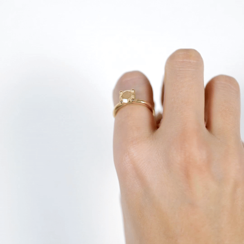 Handmade small gold brillant ring from the LOST collection by OFFFHAND. Designed by Michael Rüscher.