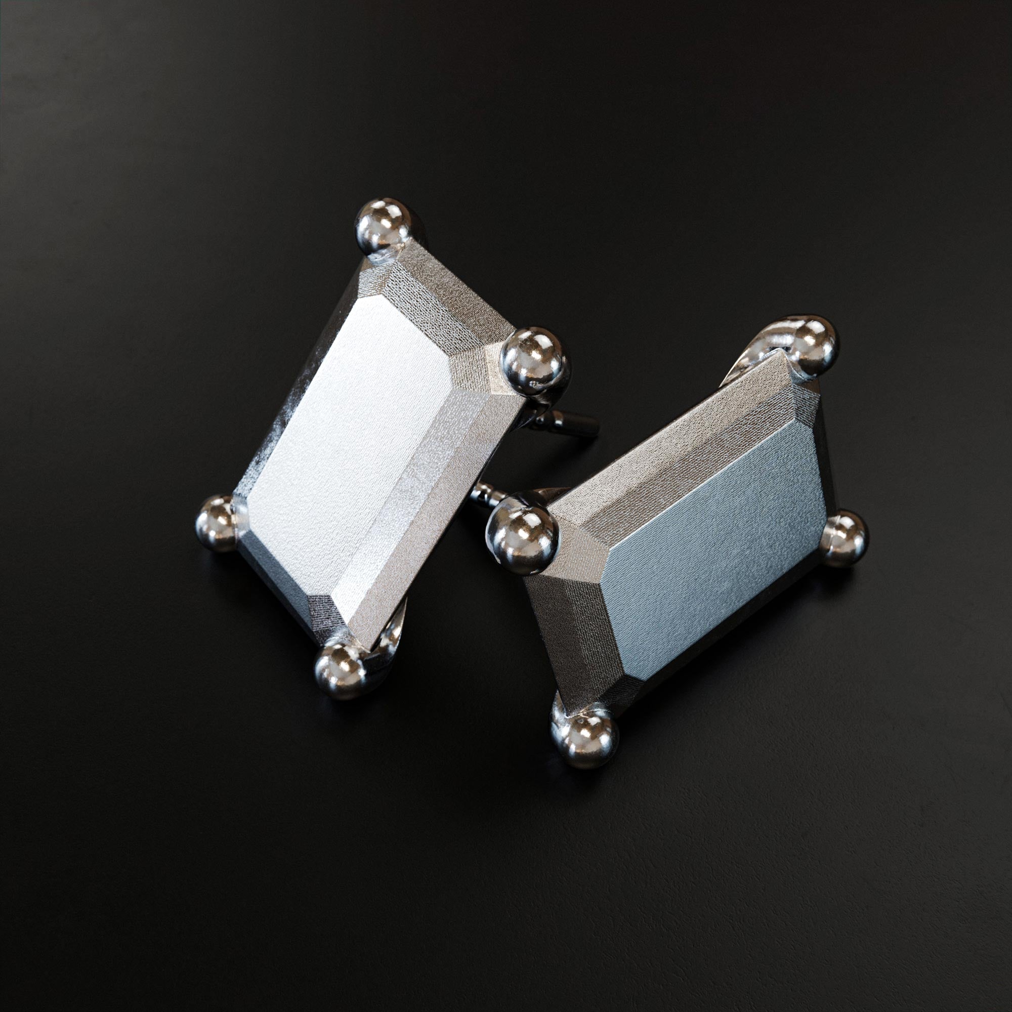Earring Emerald Large Platinum