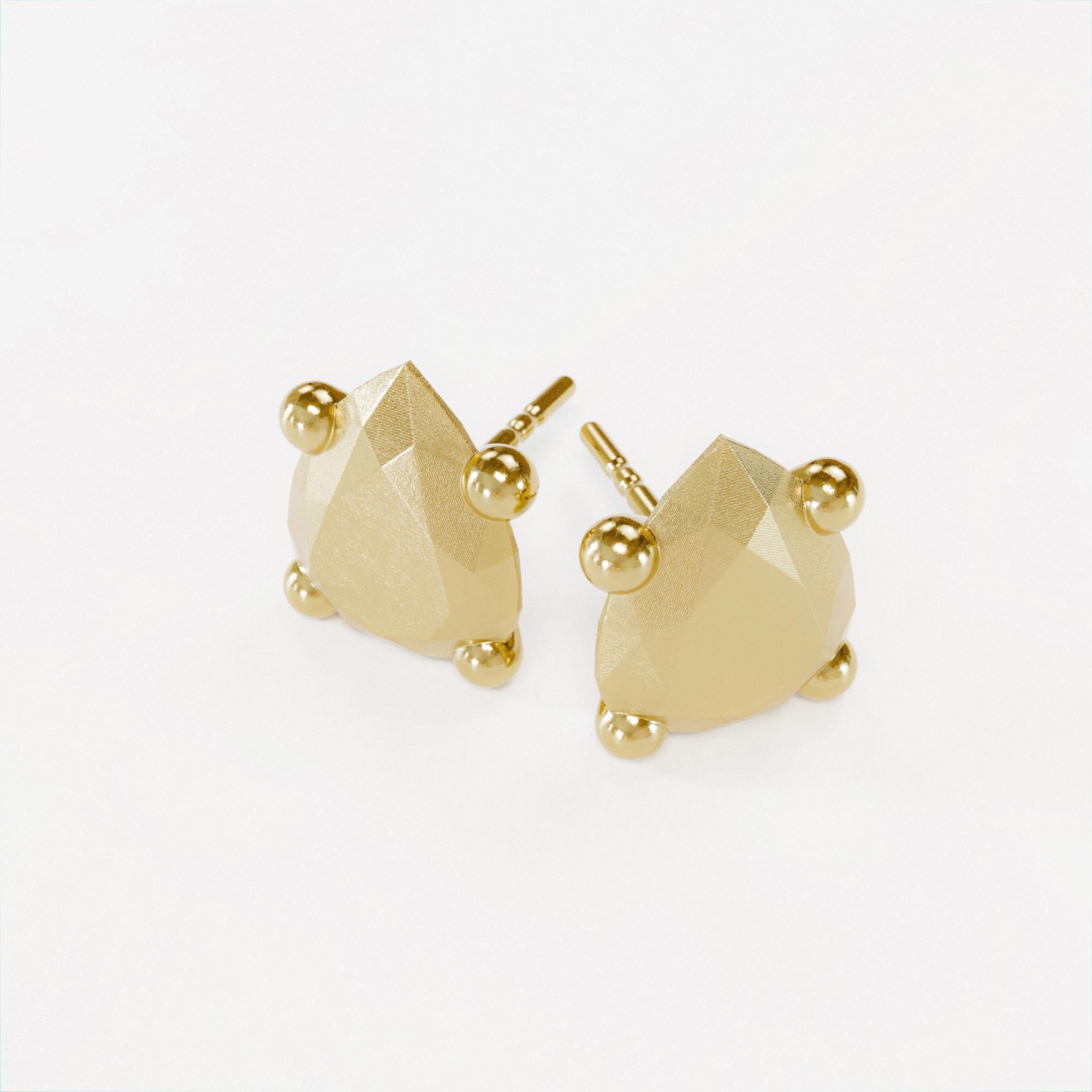 Earring Pear Large Gold