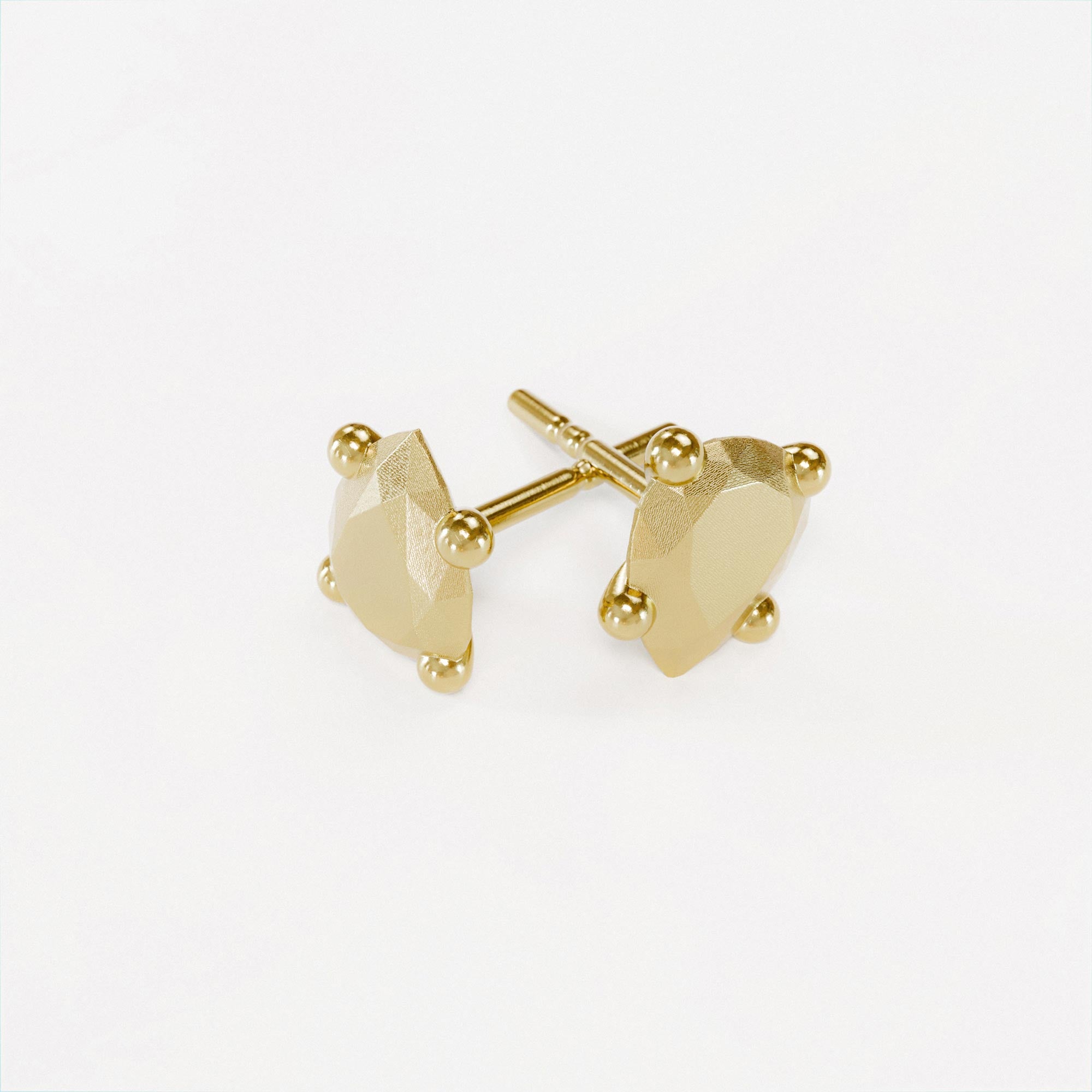 Earring Pear Small Gold