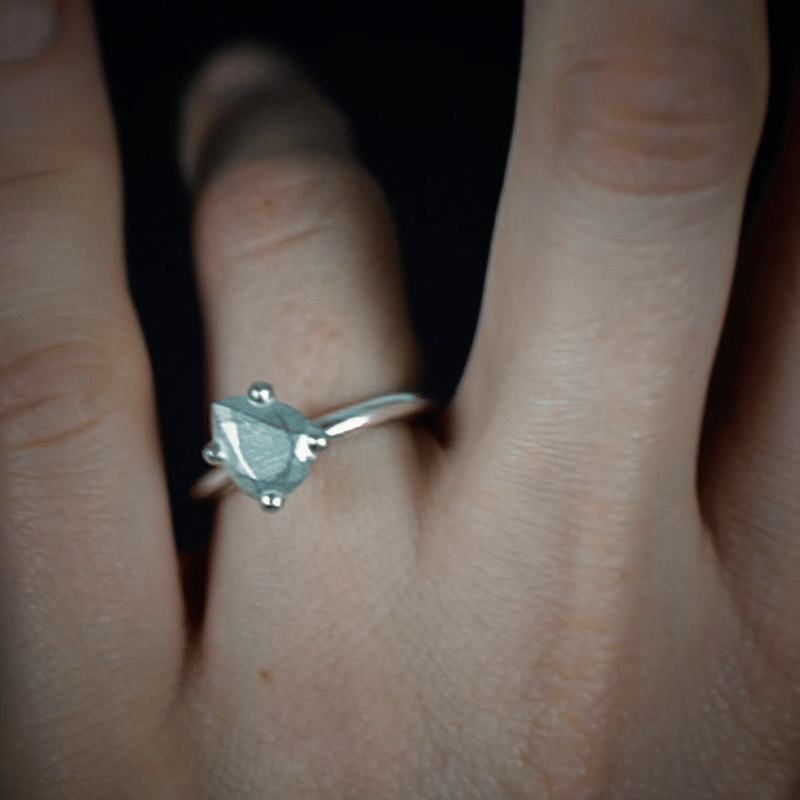 Ring Pear Small Platinum