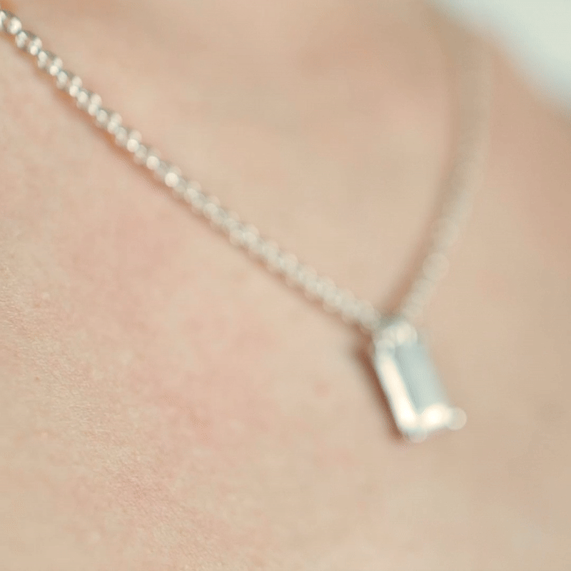 Charm Emerald Small Platinum
