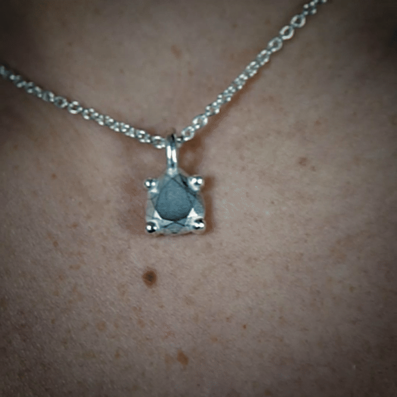 Charm Pear Large Platinum